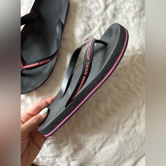 Marc Jacobs Black and Pink Women's Flip Flops - Picture 1 of 7
